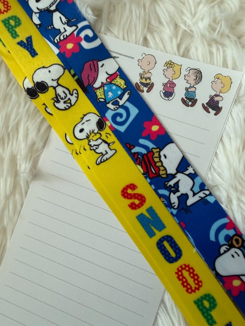 2-Piece Phone Holder ID badges Lanyard –Yellow and Blue Snoopy Lanyard - Picture 2 of 8